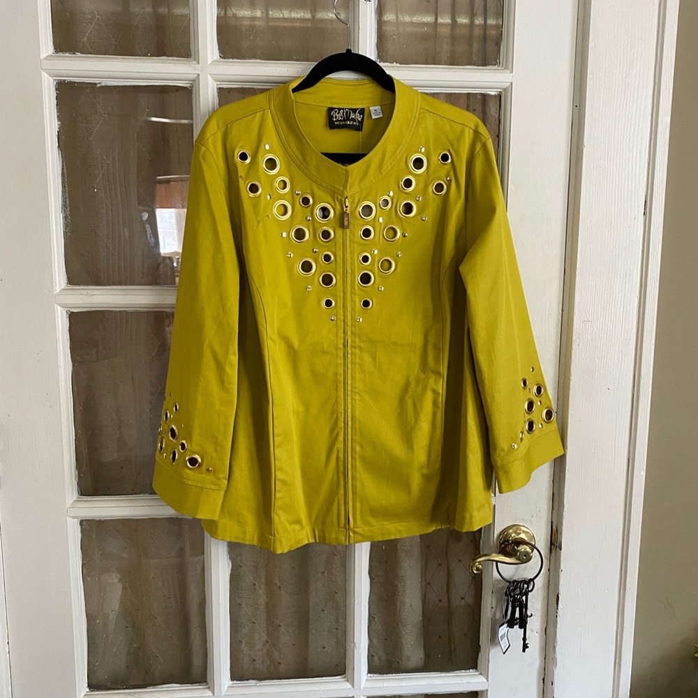 Light spring Coat by Bob Mackie